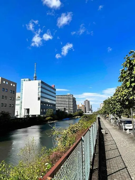 Kinshicho Sky View: Prime Location with Projector & Wi-Fi Apartment Tokyo