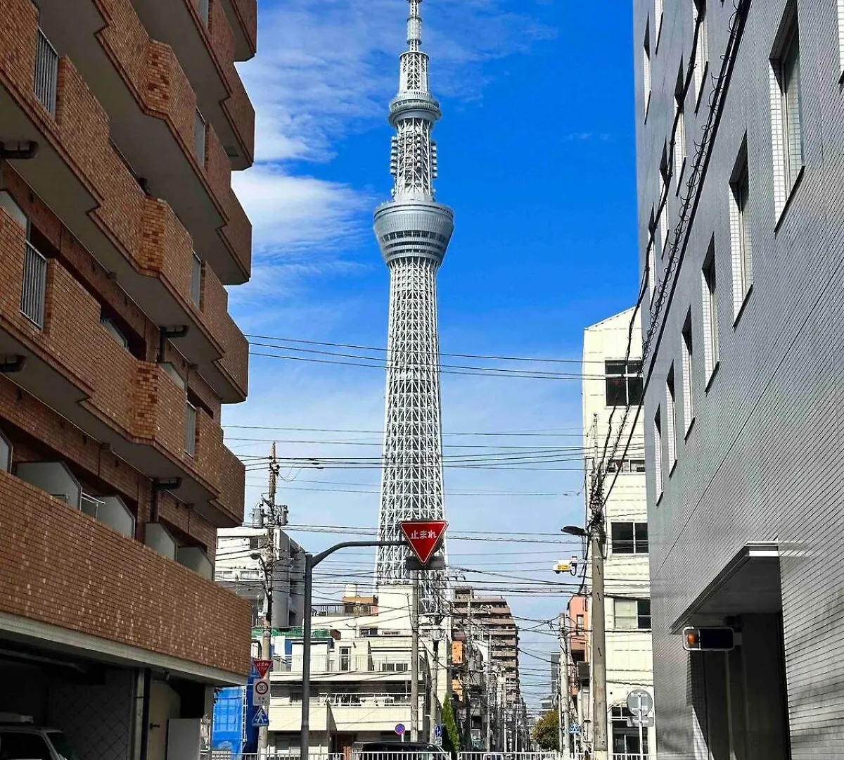Kinshicho Sky View: Prime Location with Projector & Wi-Fi Apartment Tokyo