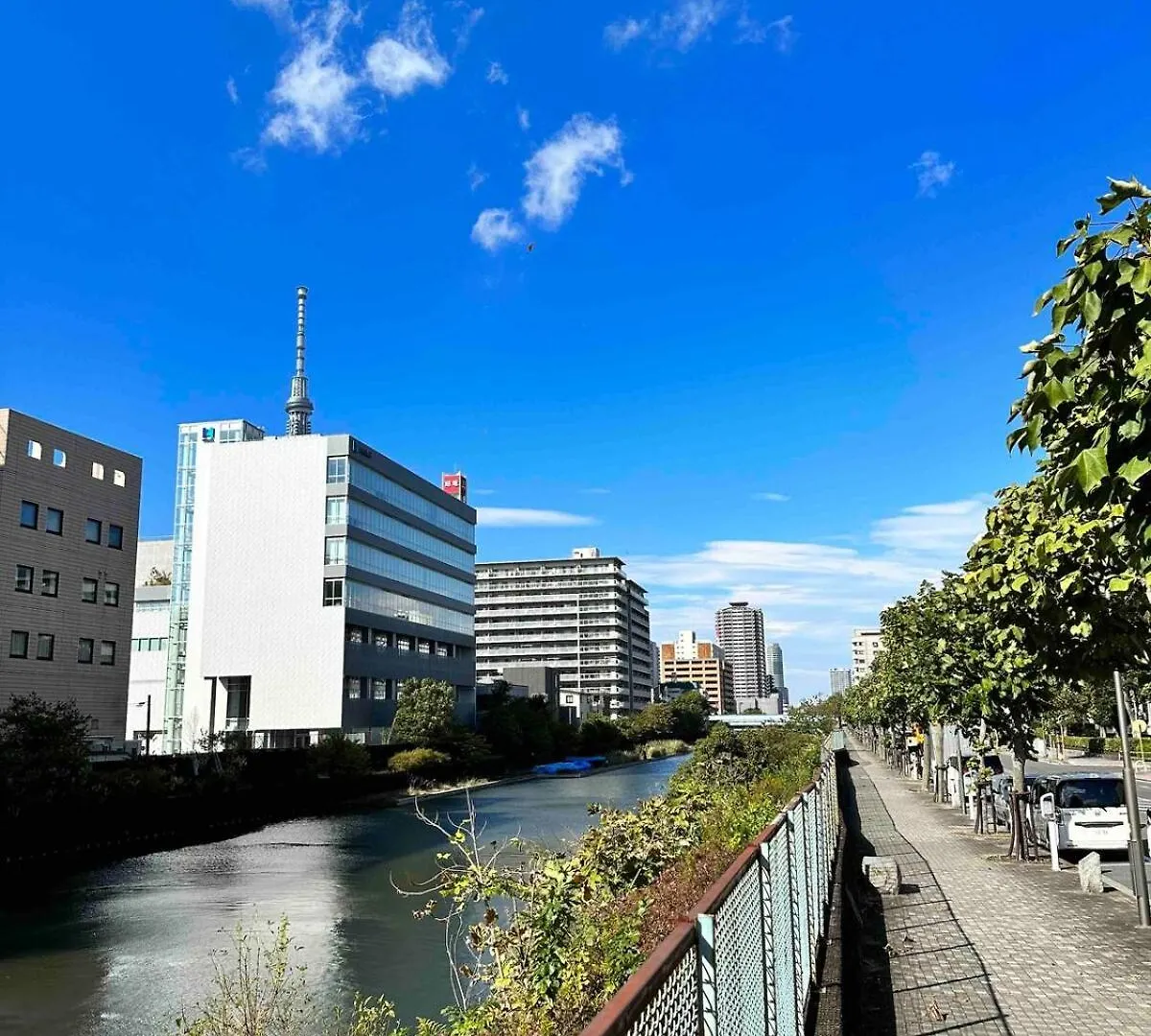 Kinshicho Sky View: Prime Location with Projector & Wi-Fi Apartment Tokyo Japan