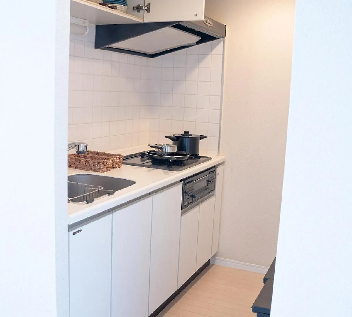 Kinshicho Sky View: Prime Location with Projector & Wi-Fi Apartment Tokyo